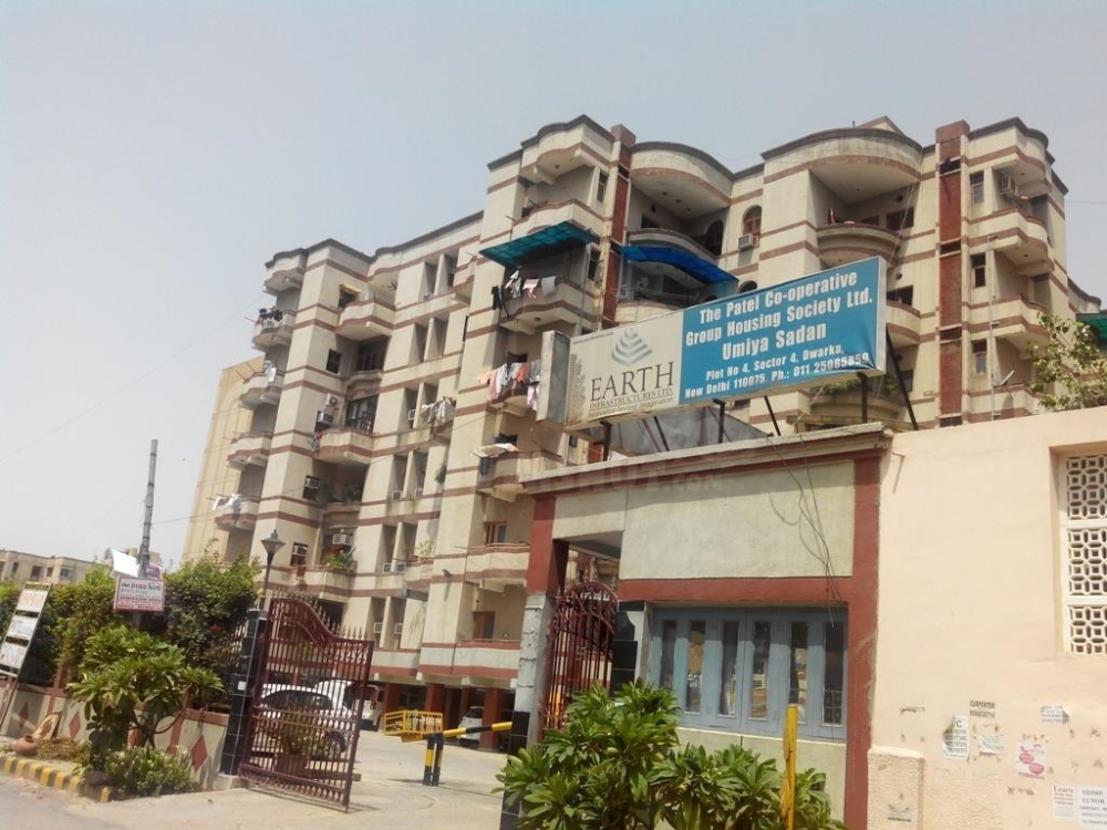 4 bhk flat for sale in Patel Apartment sector 4 Dwarka Delhi